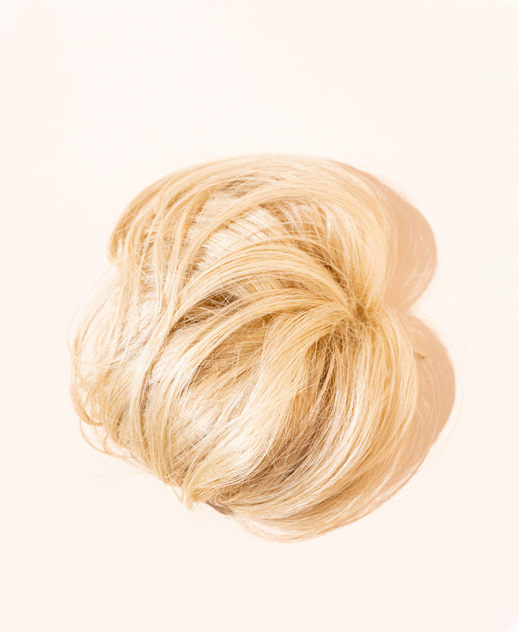 messy bun - champagne.