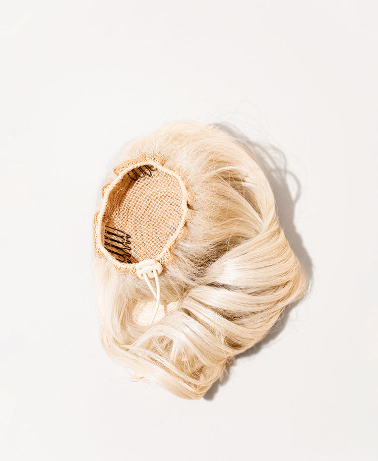 messy bun - platinum blonde.