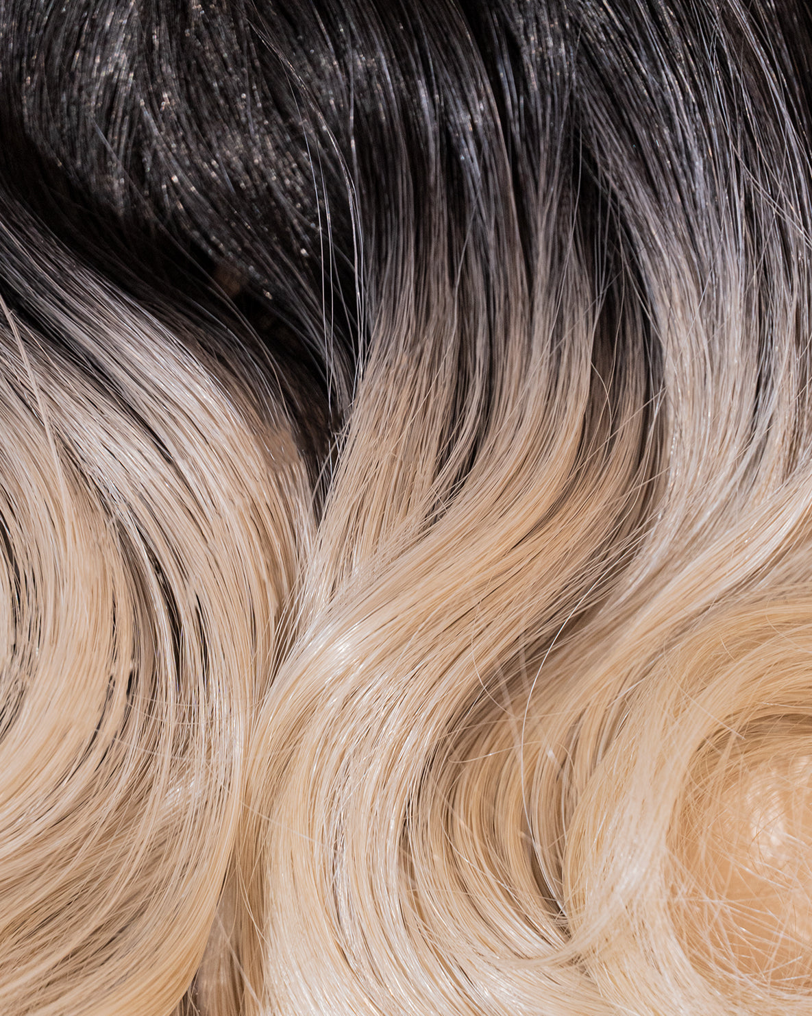 vegan fiber bouncy ponytail - ombre sandy 18".