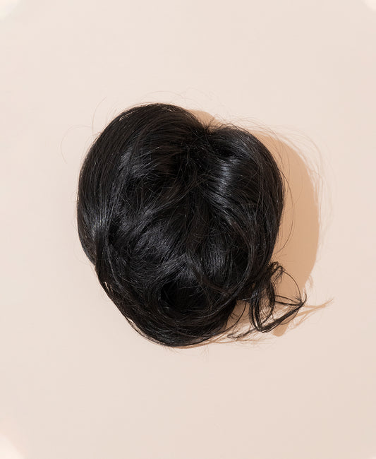 messy bun - natural black.