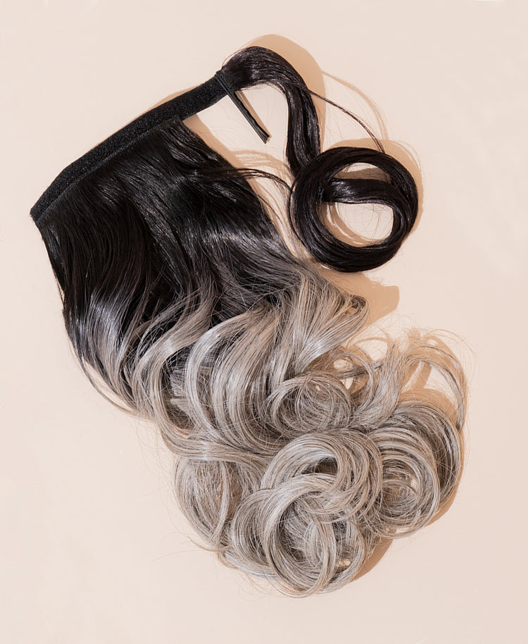 vegan fiber bouncy ponytail - ombre silver 18".