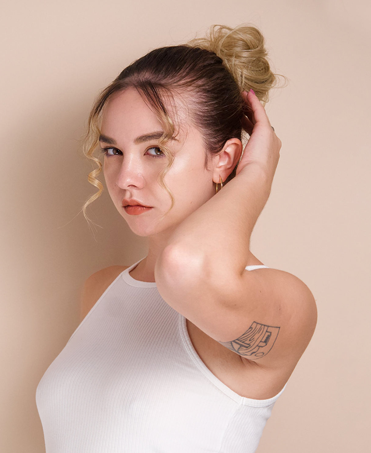 vegan fiber messy bun - honey blonde. – Irresistible Me