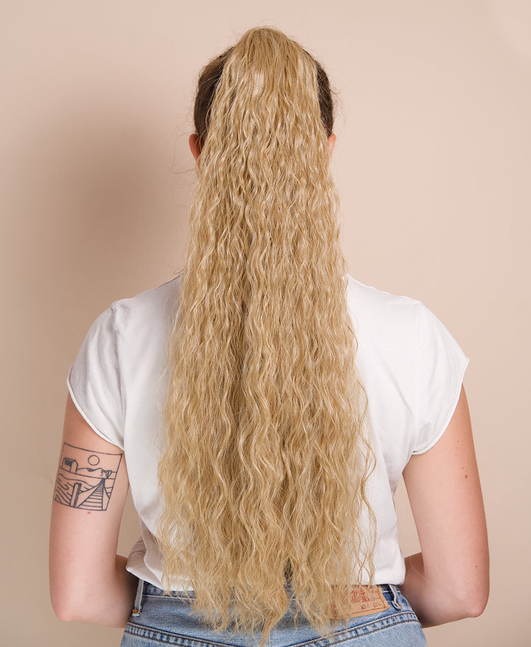 long wavy ponytail - honey blonde 26".