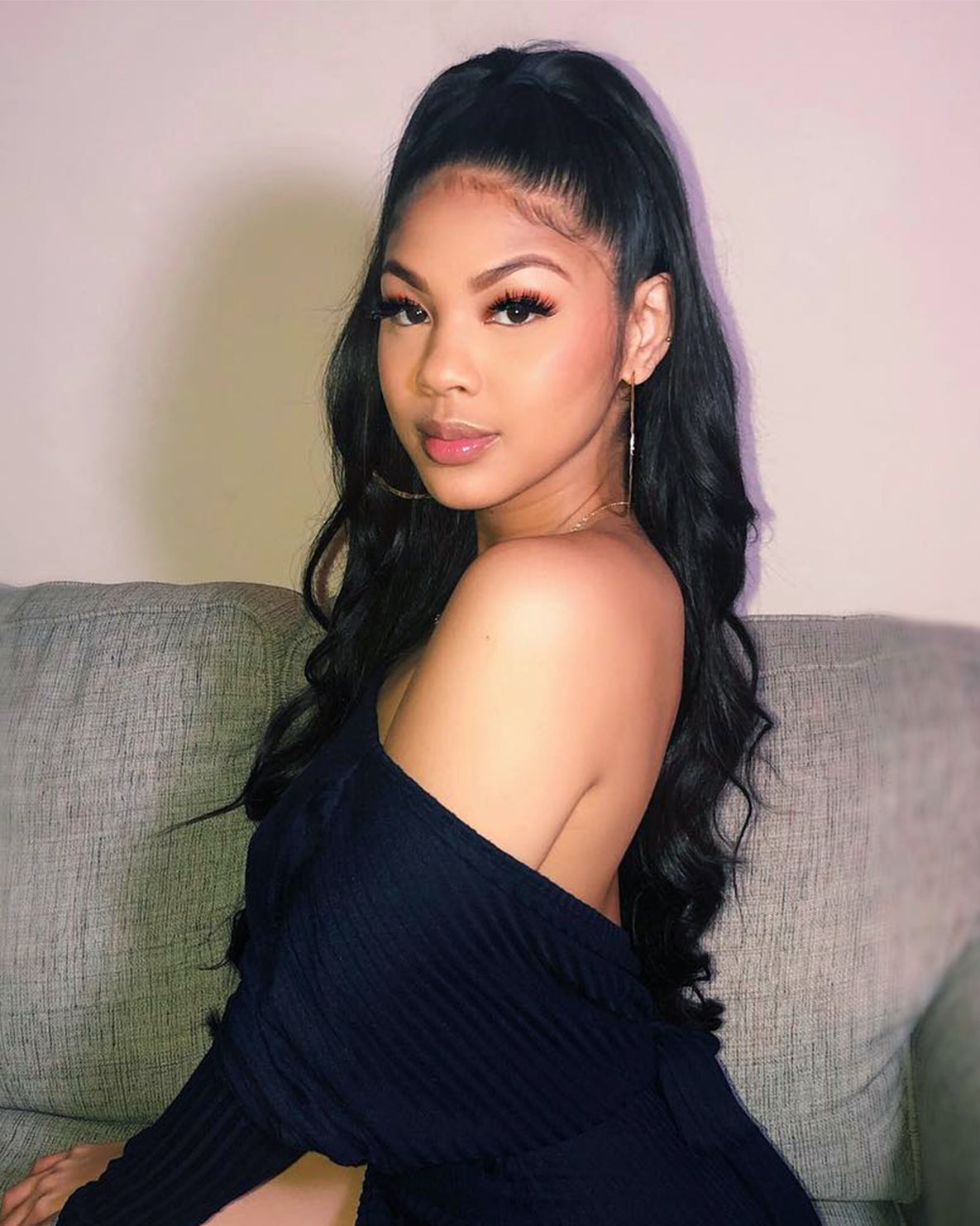 curly ponytail - jet black.